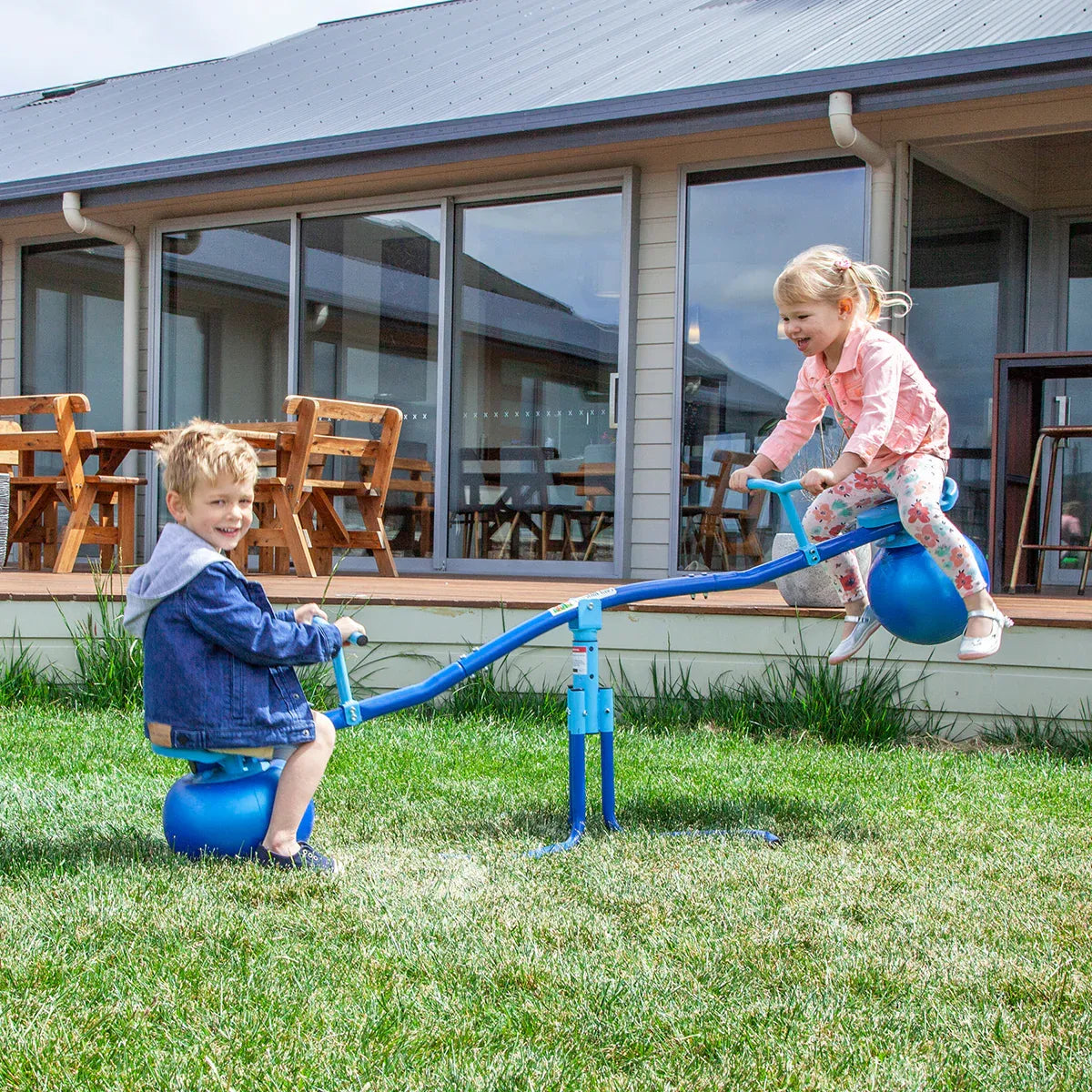 Lifespan Kids Bubble Seesaw V572-SEESAWBUBBLE
