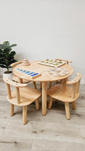 A Round table and 4 chairs V59-121