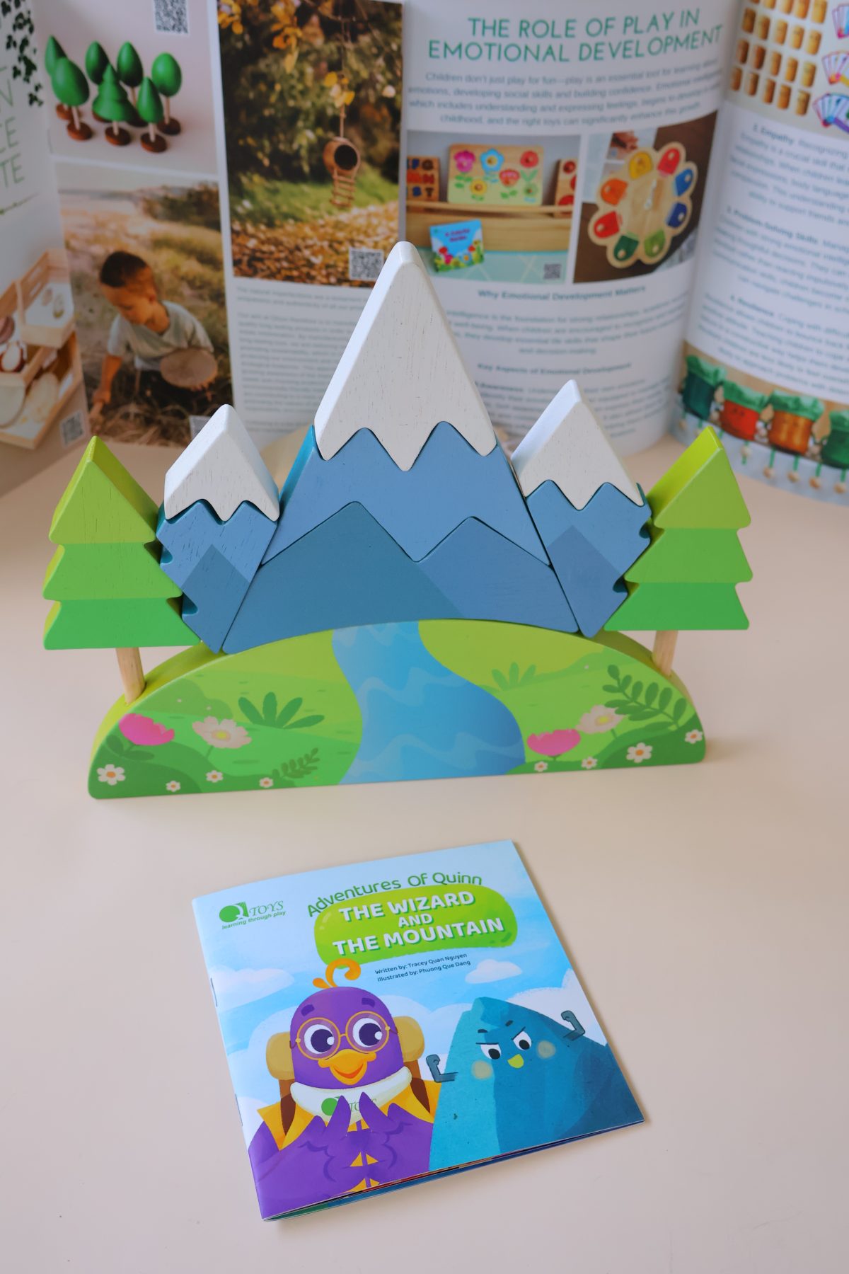 Mountain Puzzle and Book Set V59-334