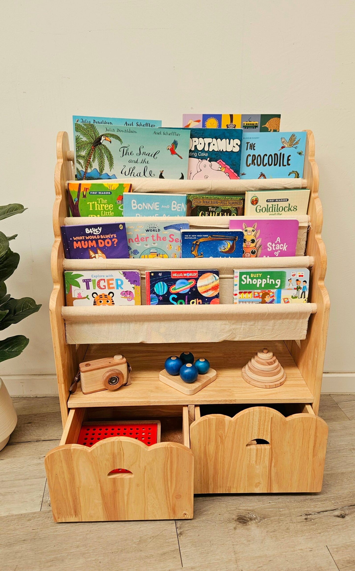 4 Tier bookshelf and drawers V59-468