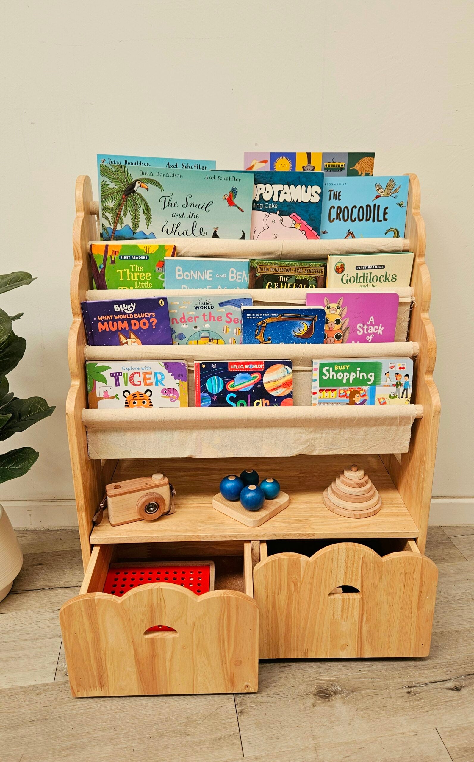 4 Tier bookshelf and drawers V59-468