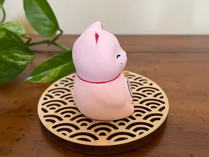 Okimono Pink Maneki Neko V637-C0015