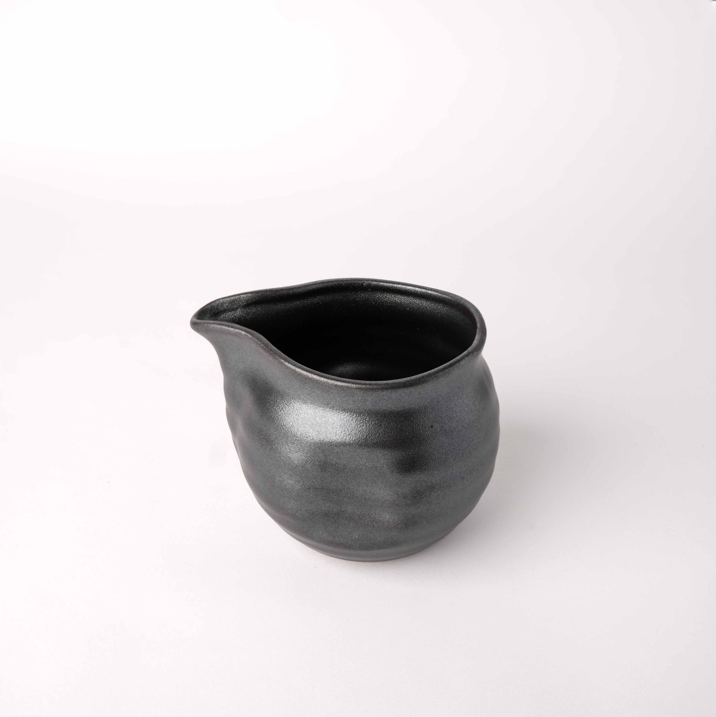 Pourer 410ml Metallic Black V637-C0335