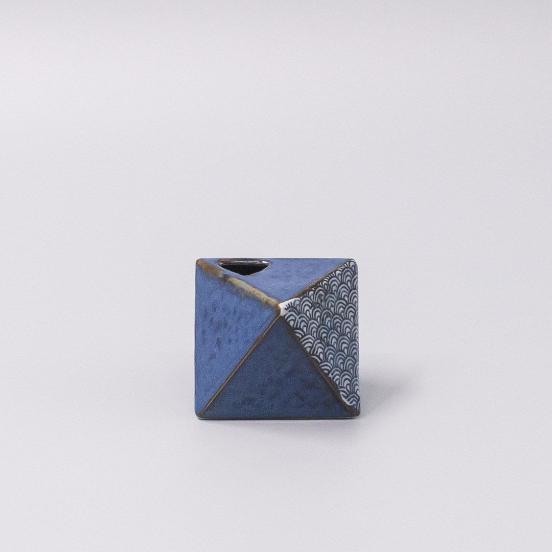 Vase Triangular Indigo Wave 130ml V637-C0997A