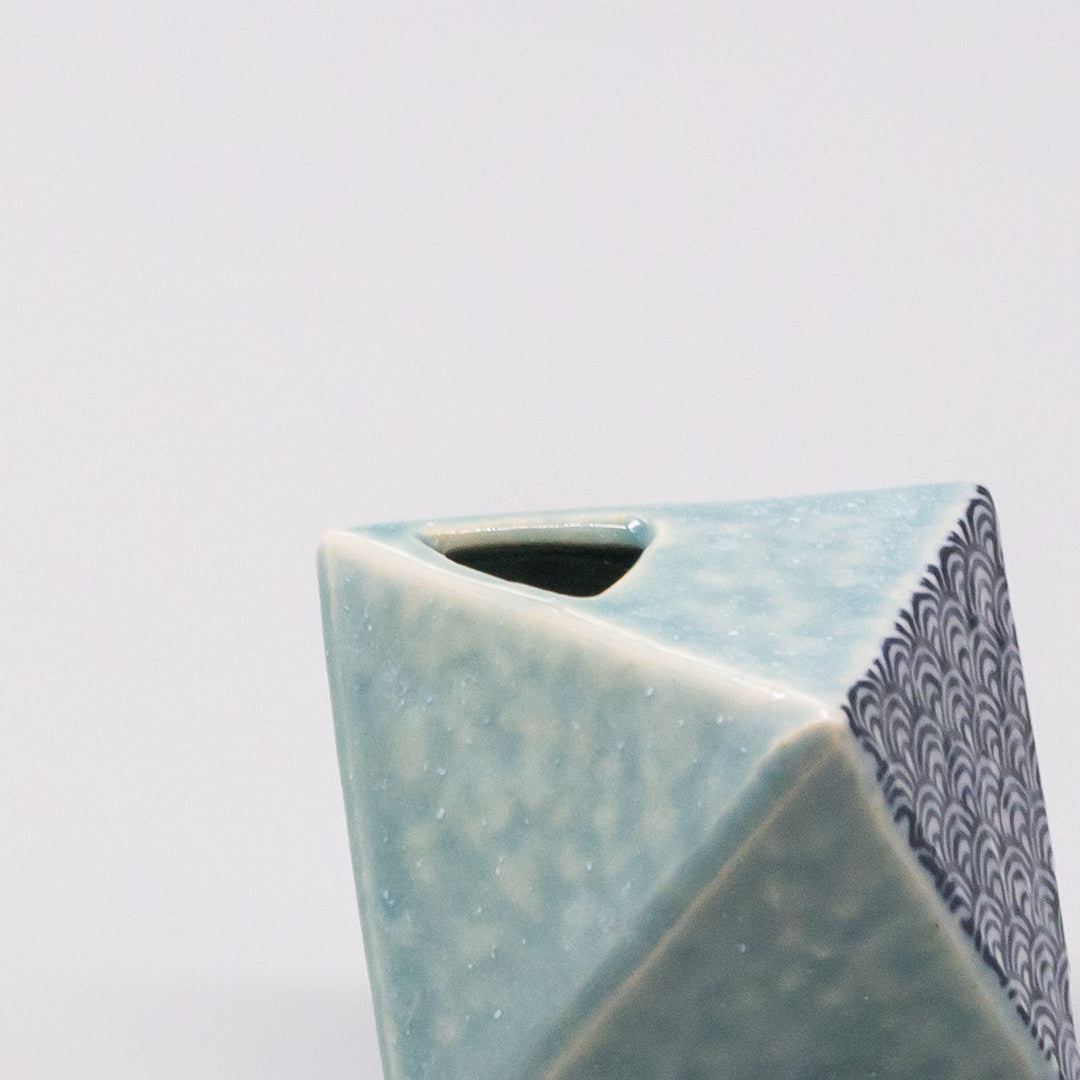 Vase Turquoise Wave 4.5H Triangular V637-C0997C
