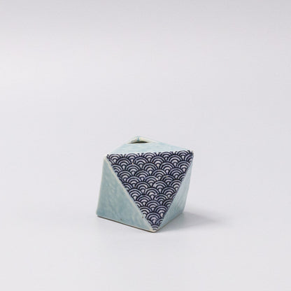 Vase Turquoise Wave 4.5H Triangular V637-C0997C