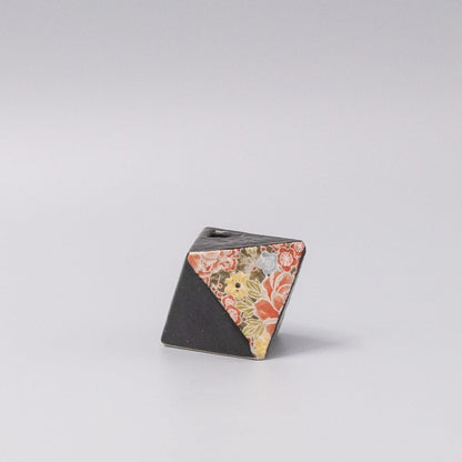 Vase Black Bright 4.5H Triangular V637-C0997D