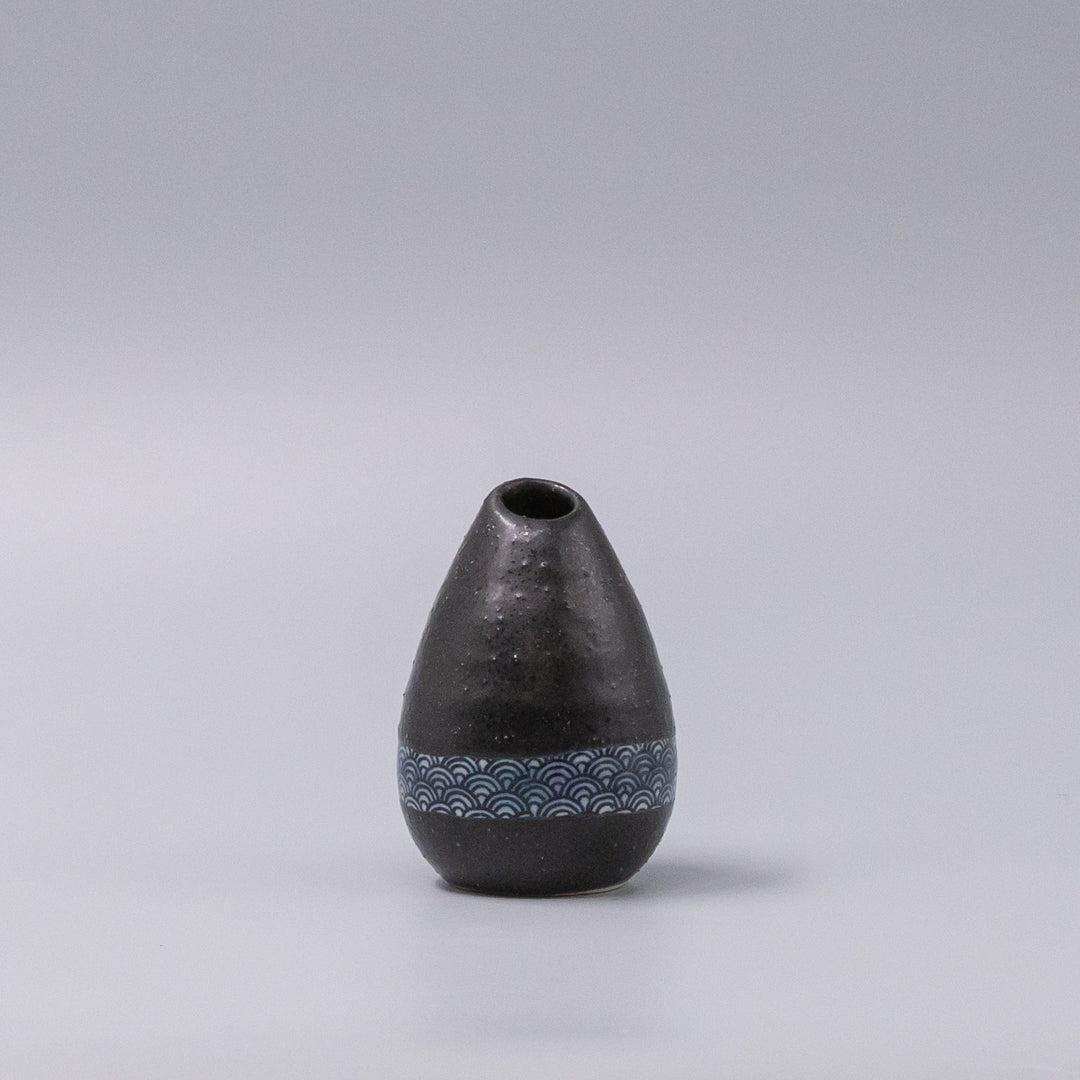 Vase Pinecone 10H Black Wave Design V637-C0999C