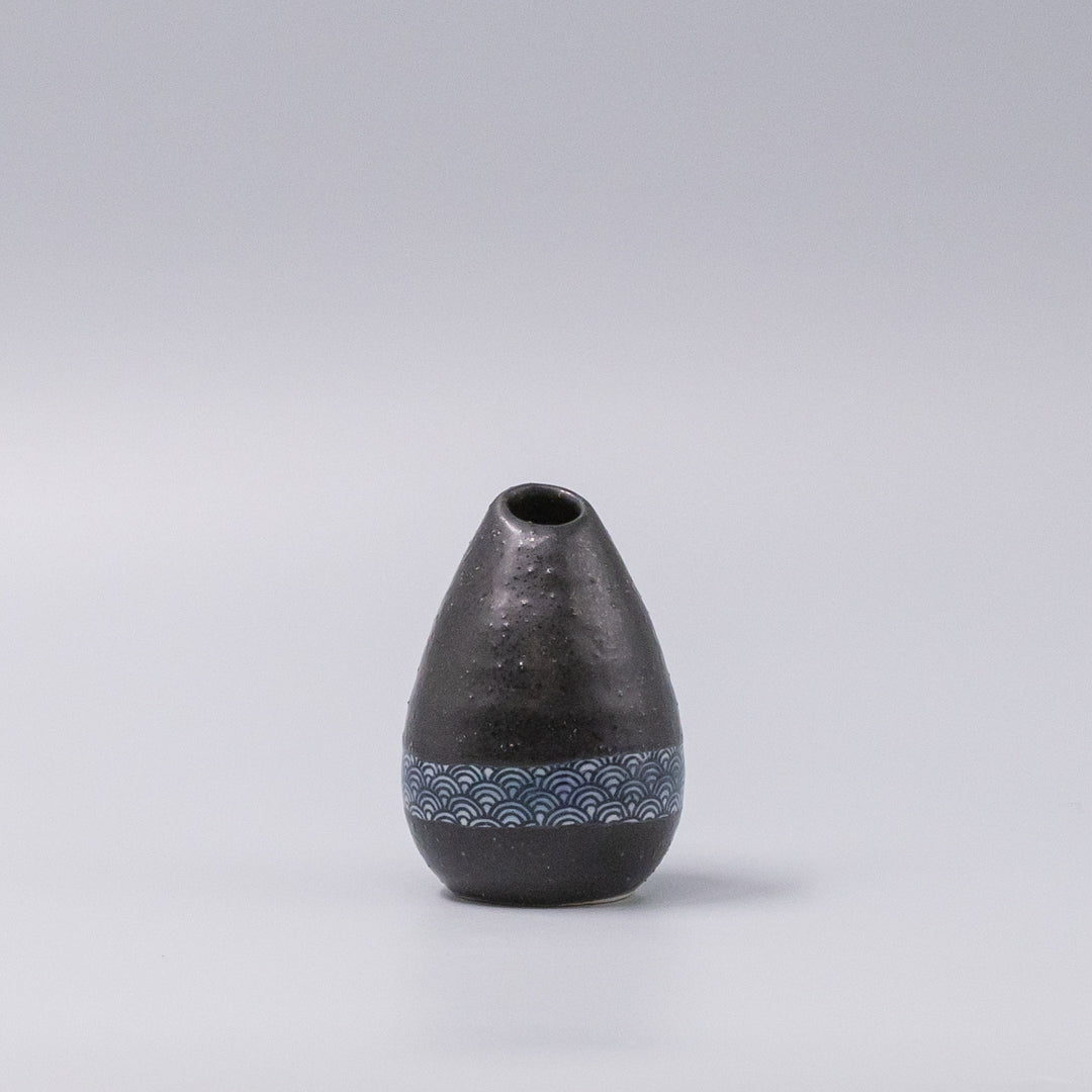 Vase Pinecone 10H Black Wave Design V637-C0999C