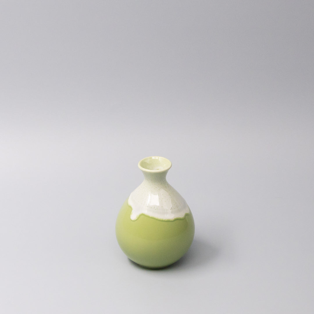 Sake Jug 300ml Pistachio White Drip V637-C1058