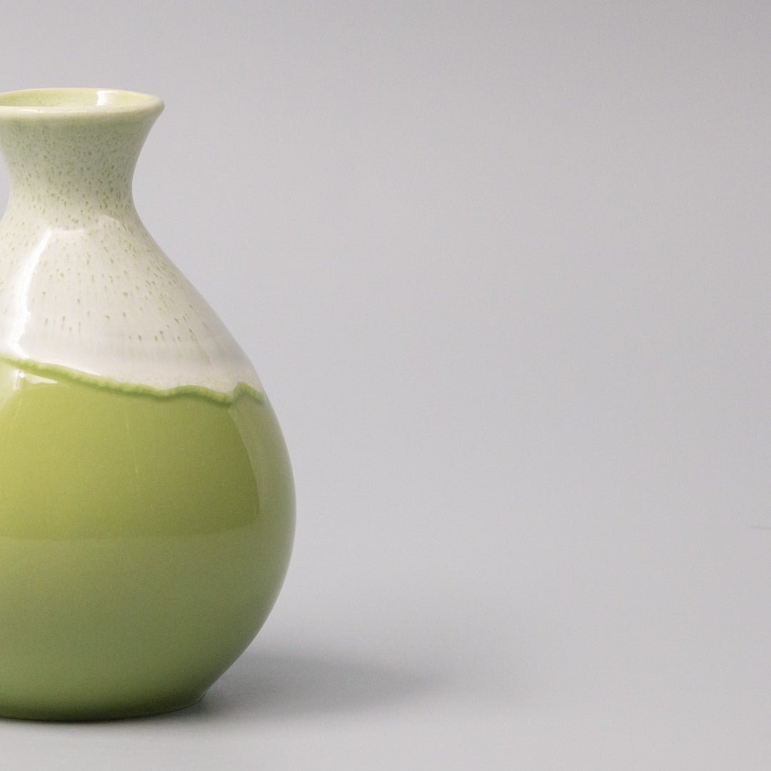 Sake Jug 300ml Pistachio White Drip V637-C1058