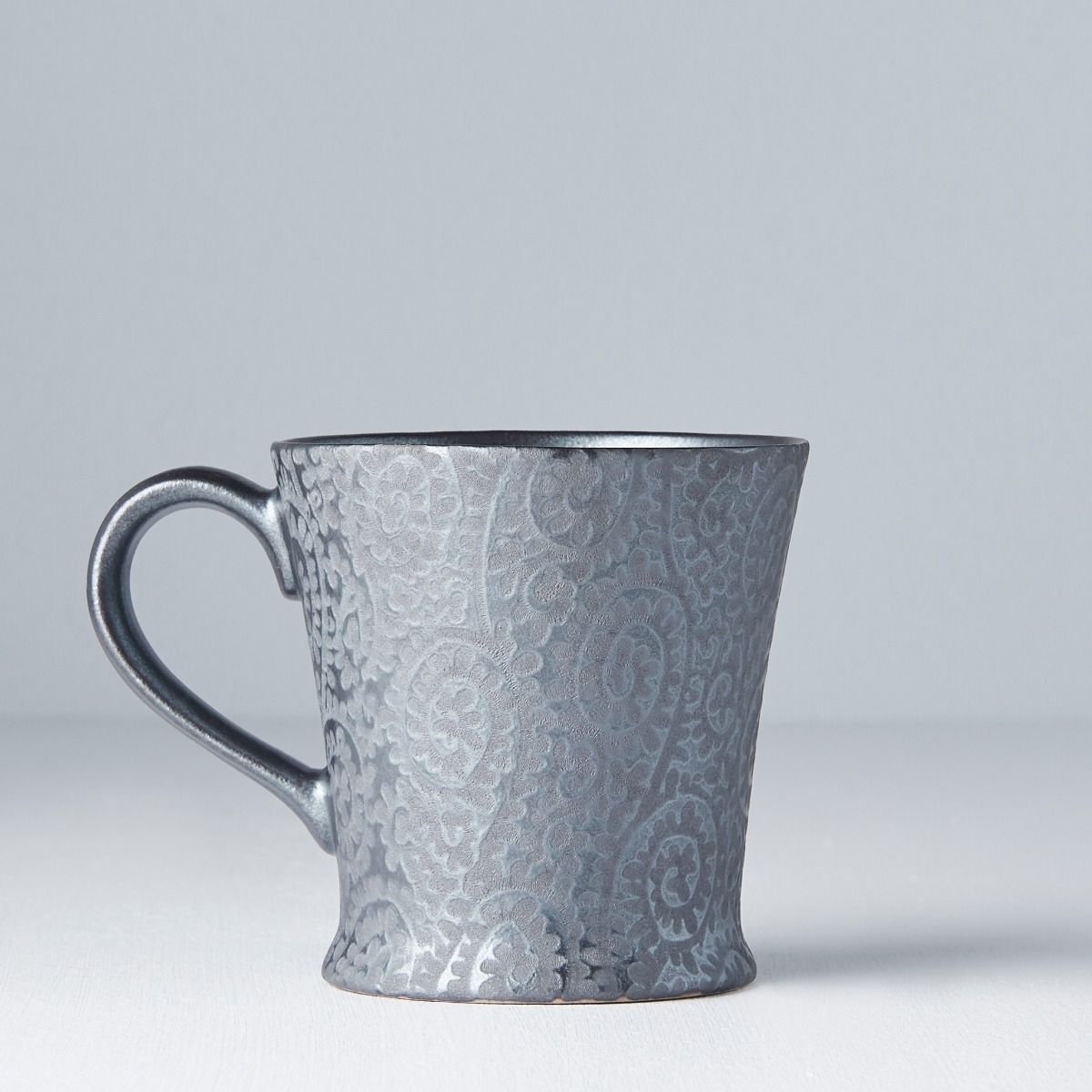 Mug 200ml Black Scroll Design V637-C1375