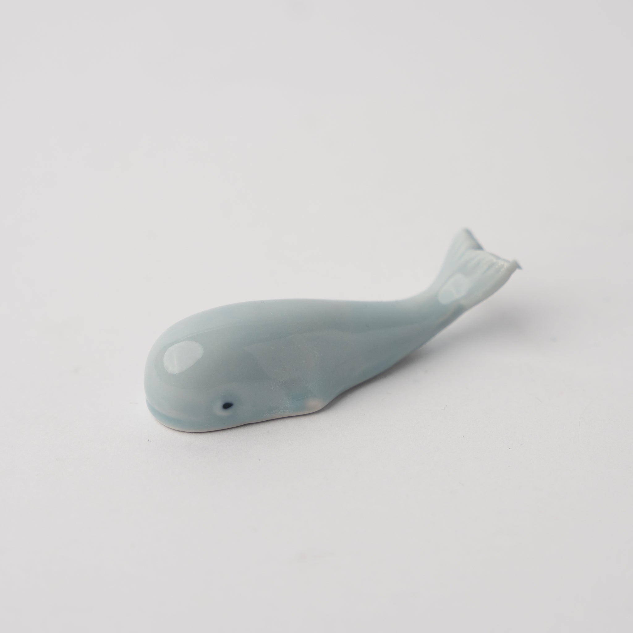 Chopstick Rest Ice Blue Whale V637-C1670