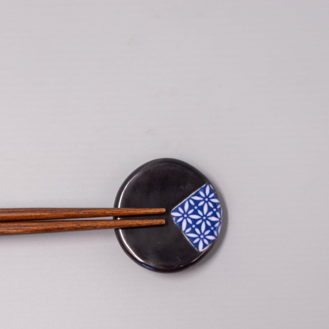 Chopstick Rest Round Black & Blue Hishi V637-C1676