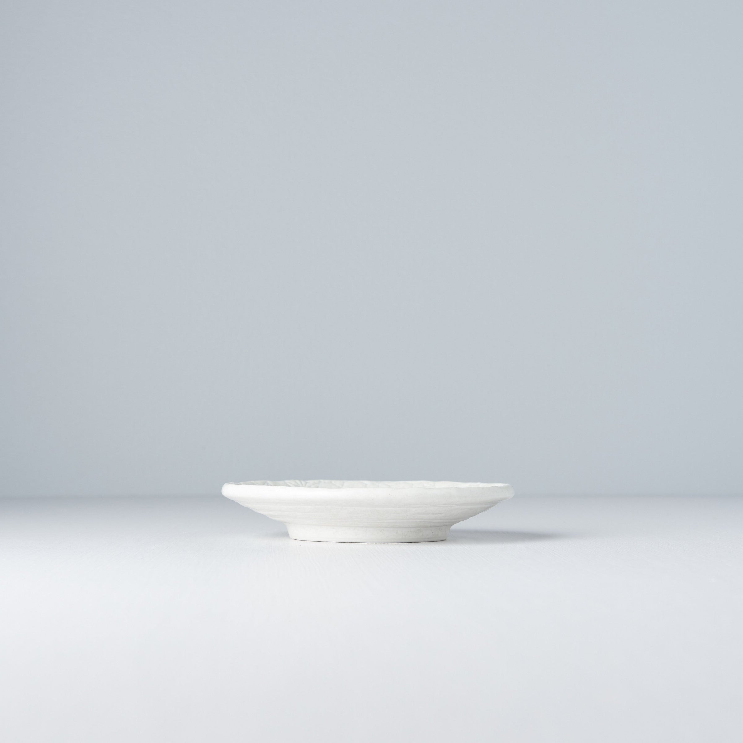 Saucer 13.5cm White Star Glaze V637-C3505
