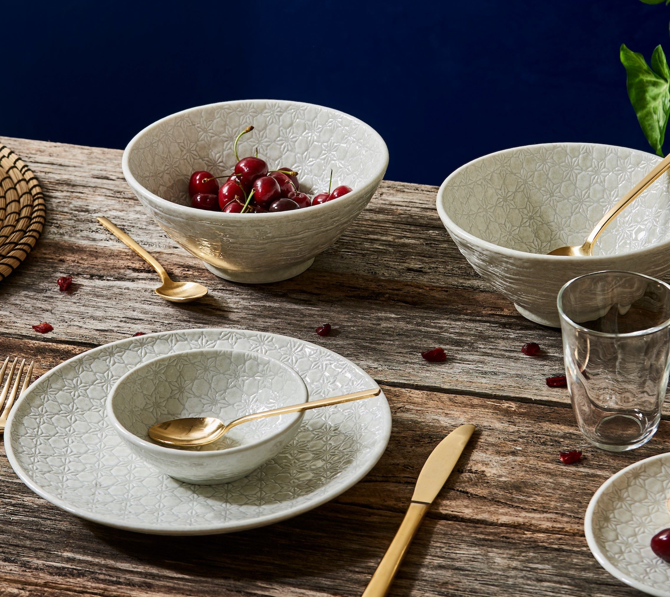 Bowl Large 19.5cm White Star Glaze V637-C3797
