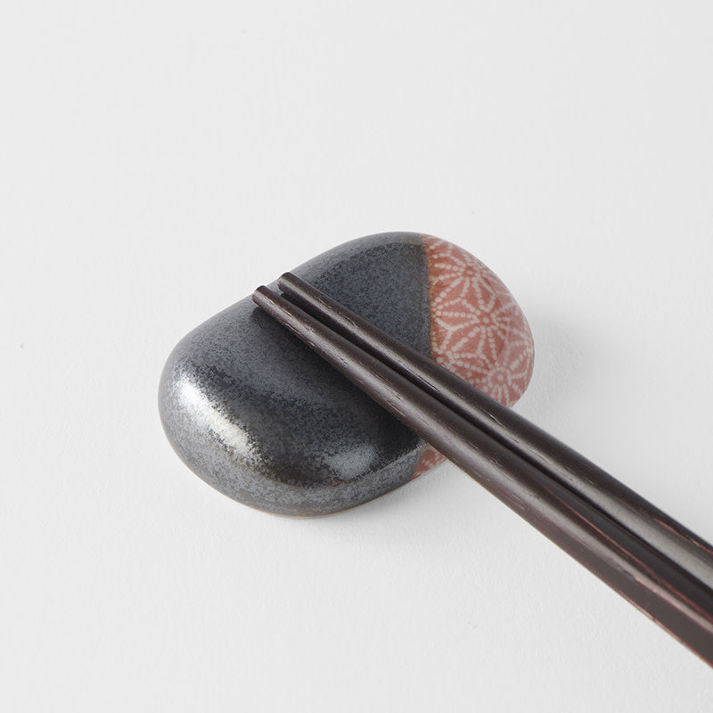Chopsticks Rest Pebble Black Orange V637-C4098