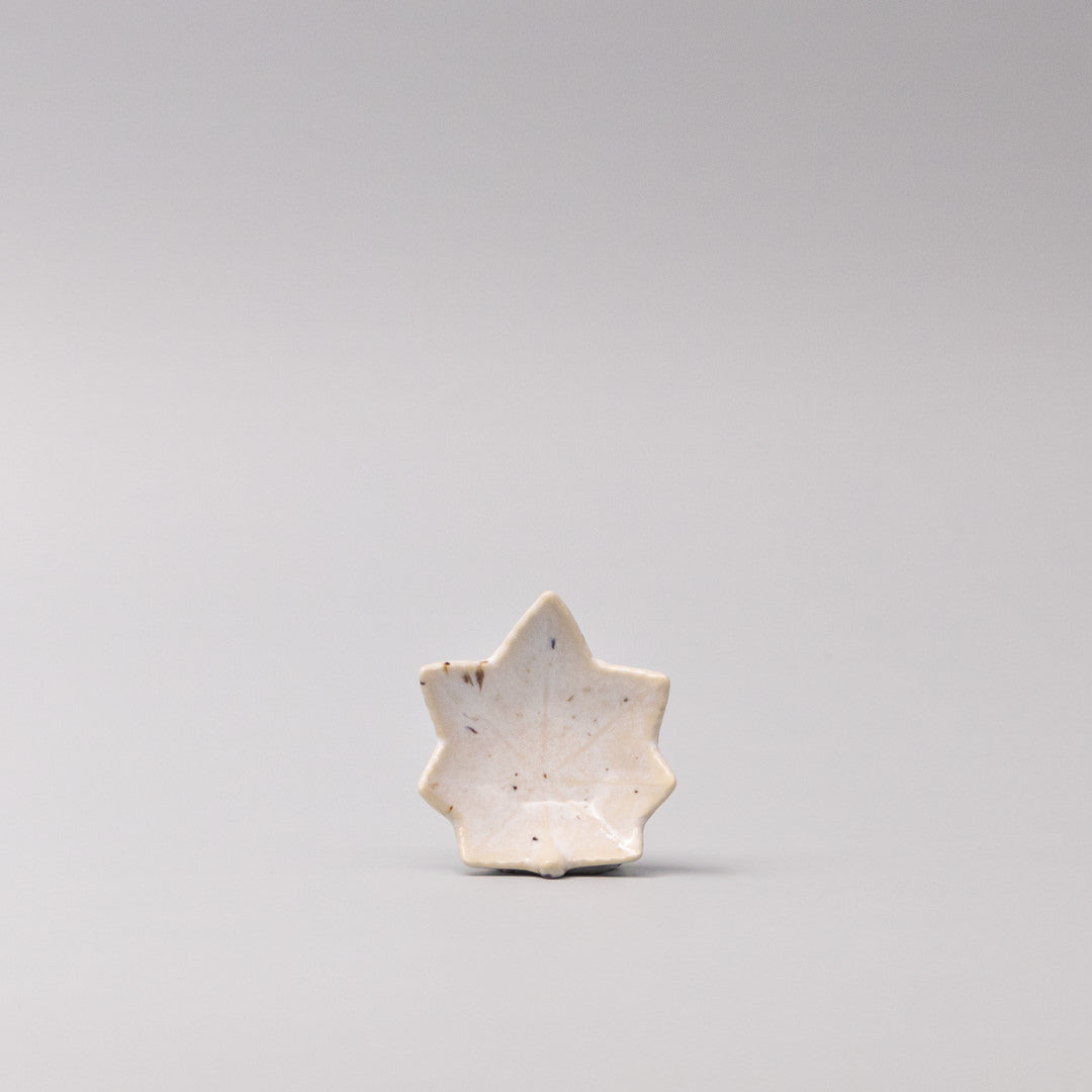Sauce Dish Maple Leaf 6cm Ivory Fleck V637-C5201