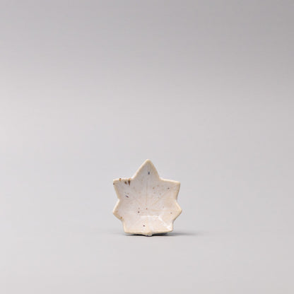 Sauce Dish Maple Leaf 6cm Ivory Fleck V637-C5201