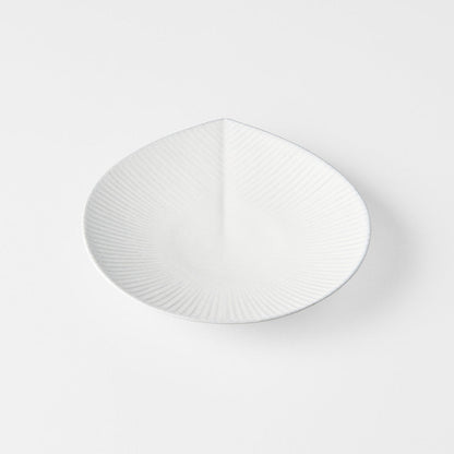 Plate 17.5cm Snow Leaf Glaze V637-C7611