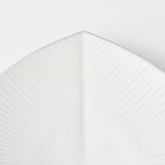 Plate 17.5cm Snow Leaf Glaze V637-C7611