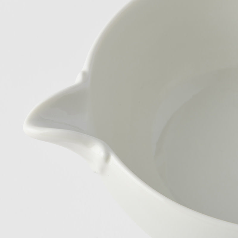Pourer 12.5cm Ivory White Glaze V637-C7622