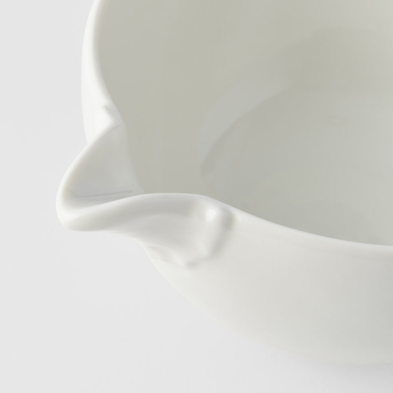 Pourer 12.5cm Ivory White Glaze V637-C7622