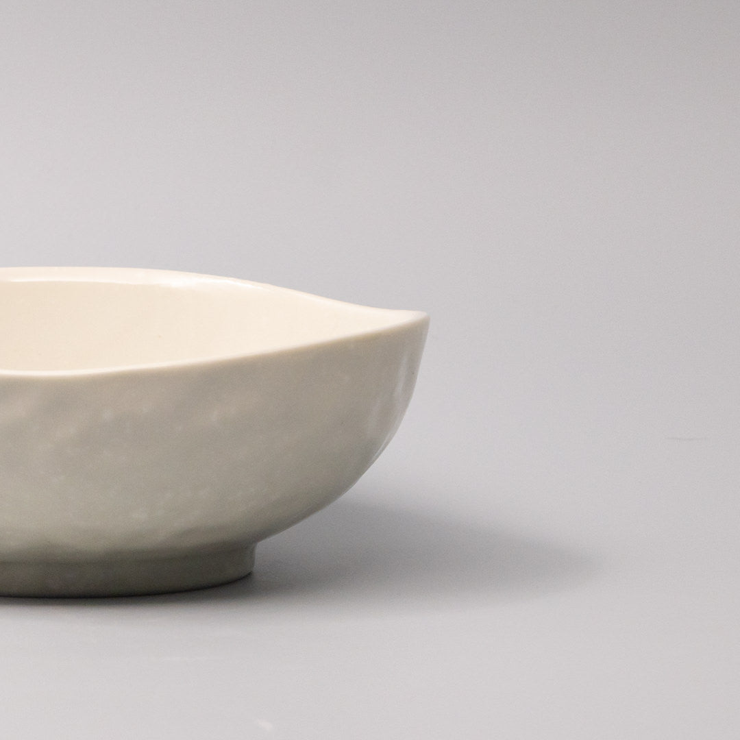 Bowl Organic Shape 17cm Kanso Soft White Glaze V637-C7637