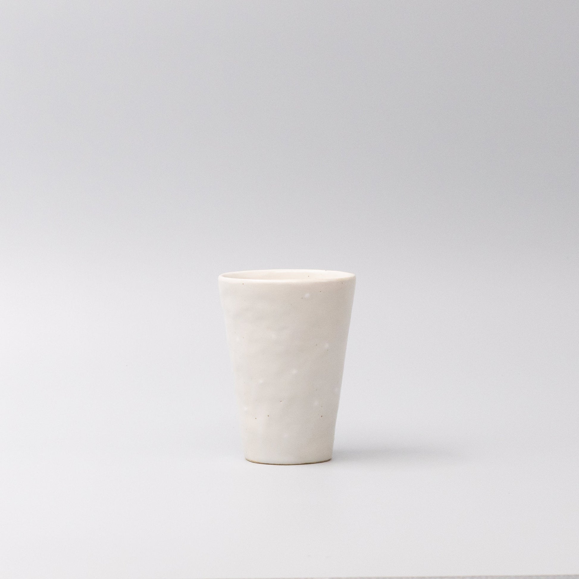 Tumbler 200ml Tapered Shape Ostrich White V637-C7780