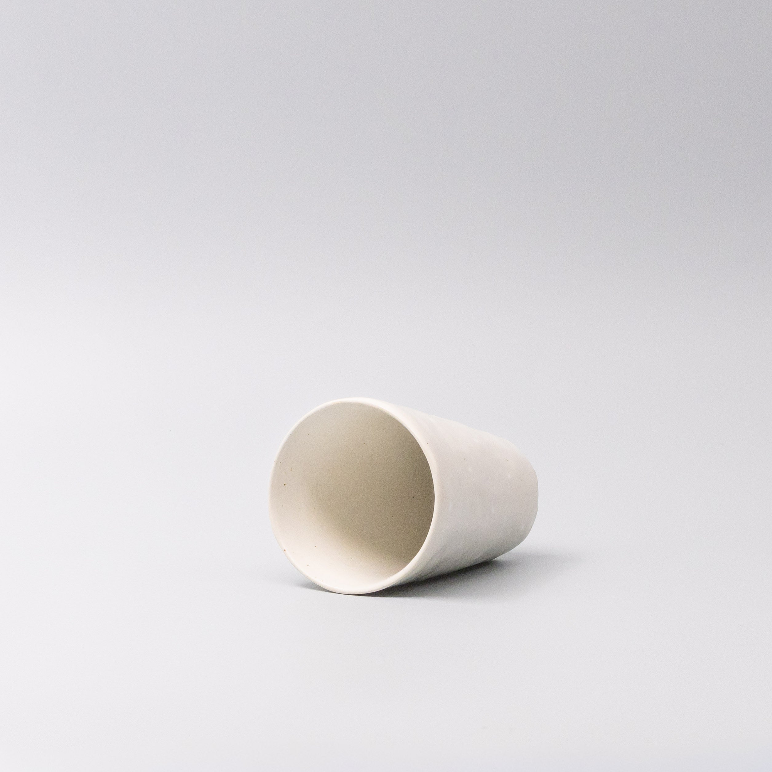 Tumbler 200ml Tapered Shape Ostrich White V637-C7780