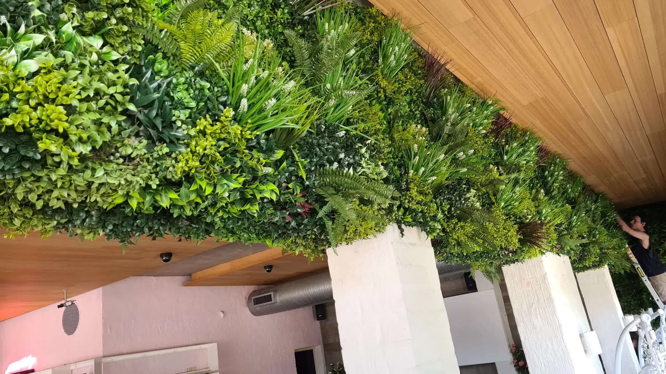 Luxury Lush Spring Recycled Vertical Garden / Green Wall UV Resistant 100cm x 100cm V637-DP1014119-2