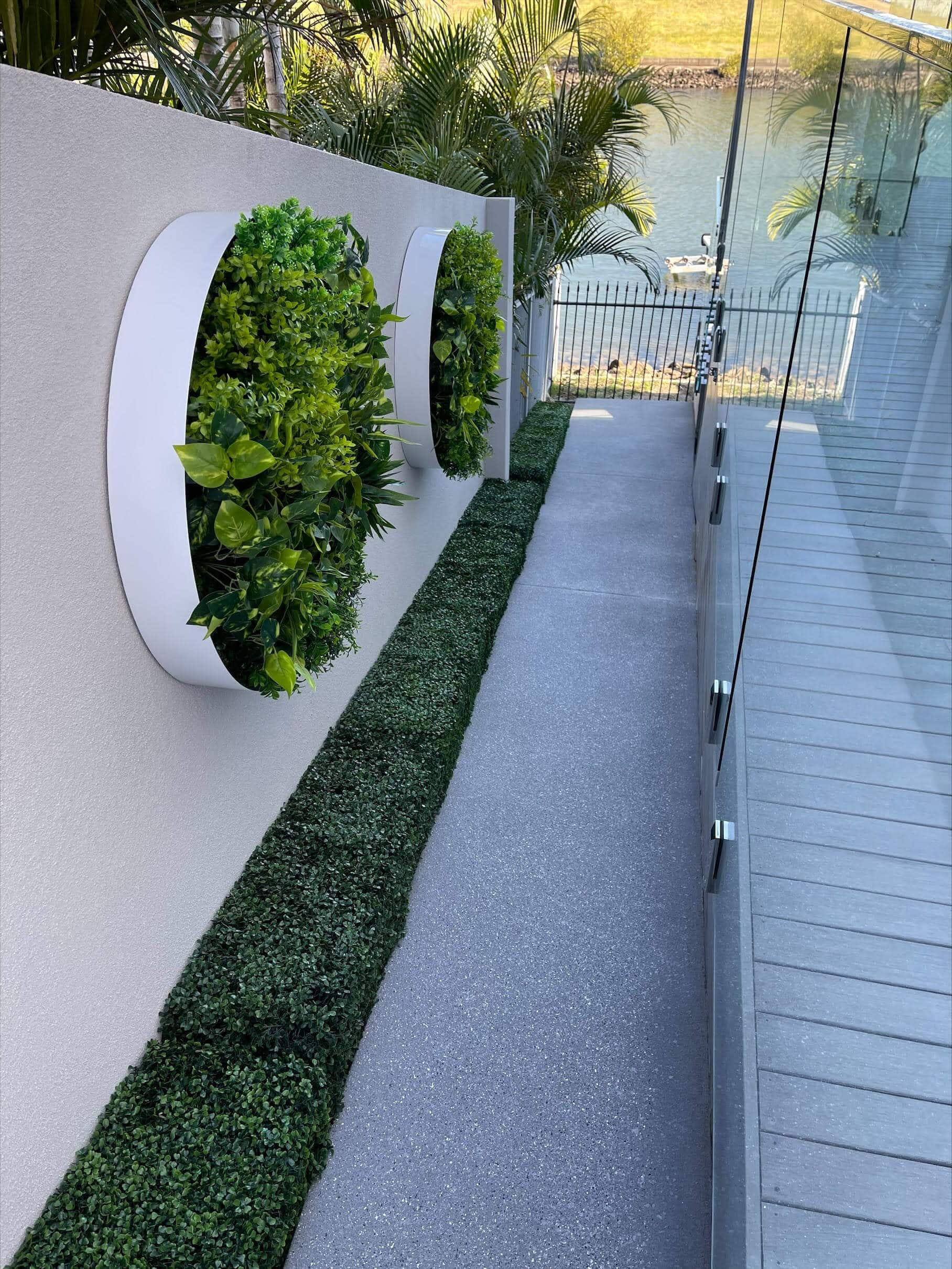 Portable Boxwood Hedge UV Resistant 25cm High 100cm Long V637-DP1157825
