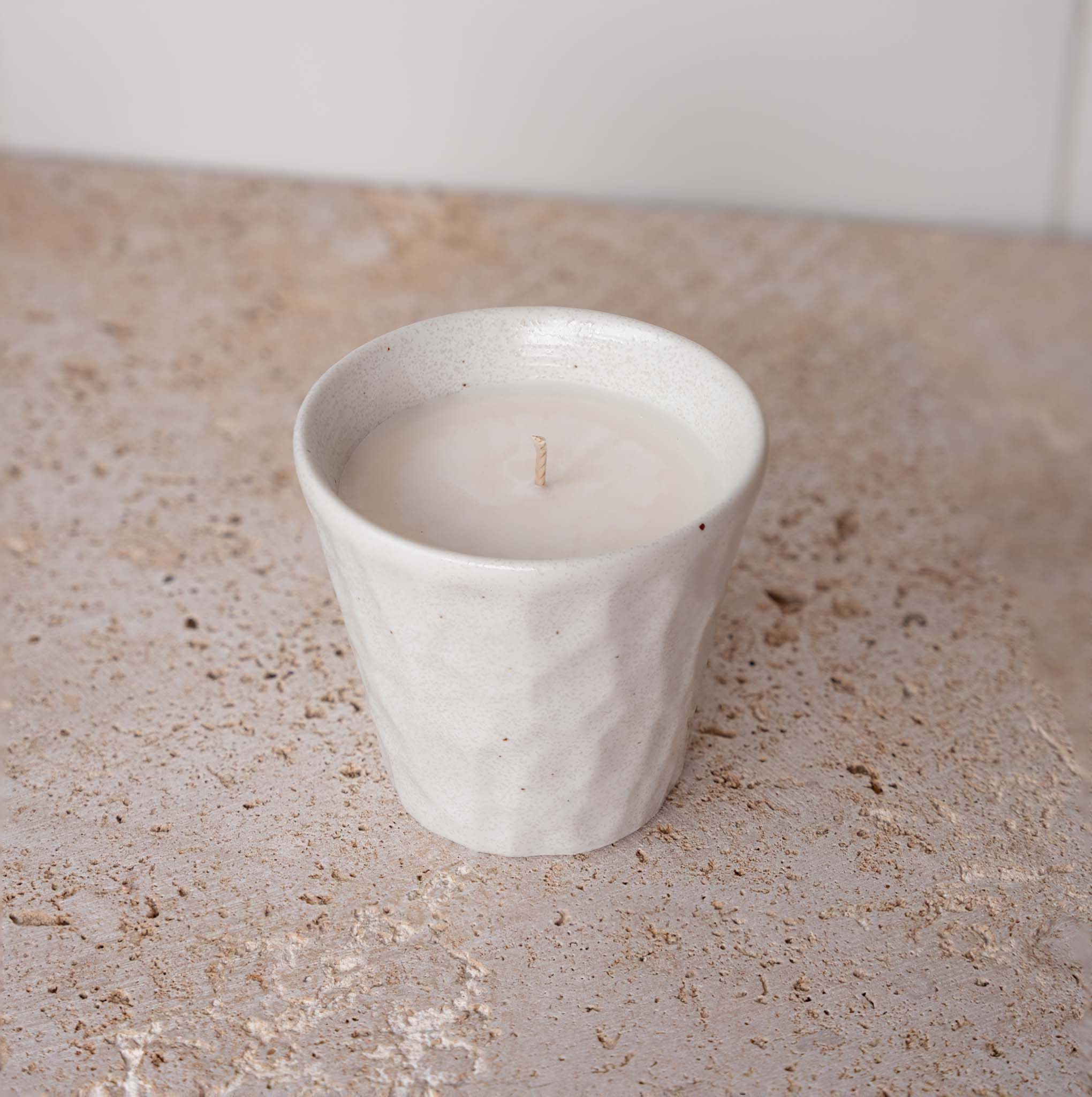 Candle Herbal Mint White Ceramic 180g V637-K0050W