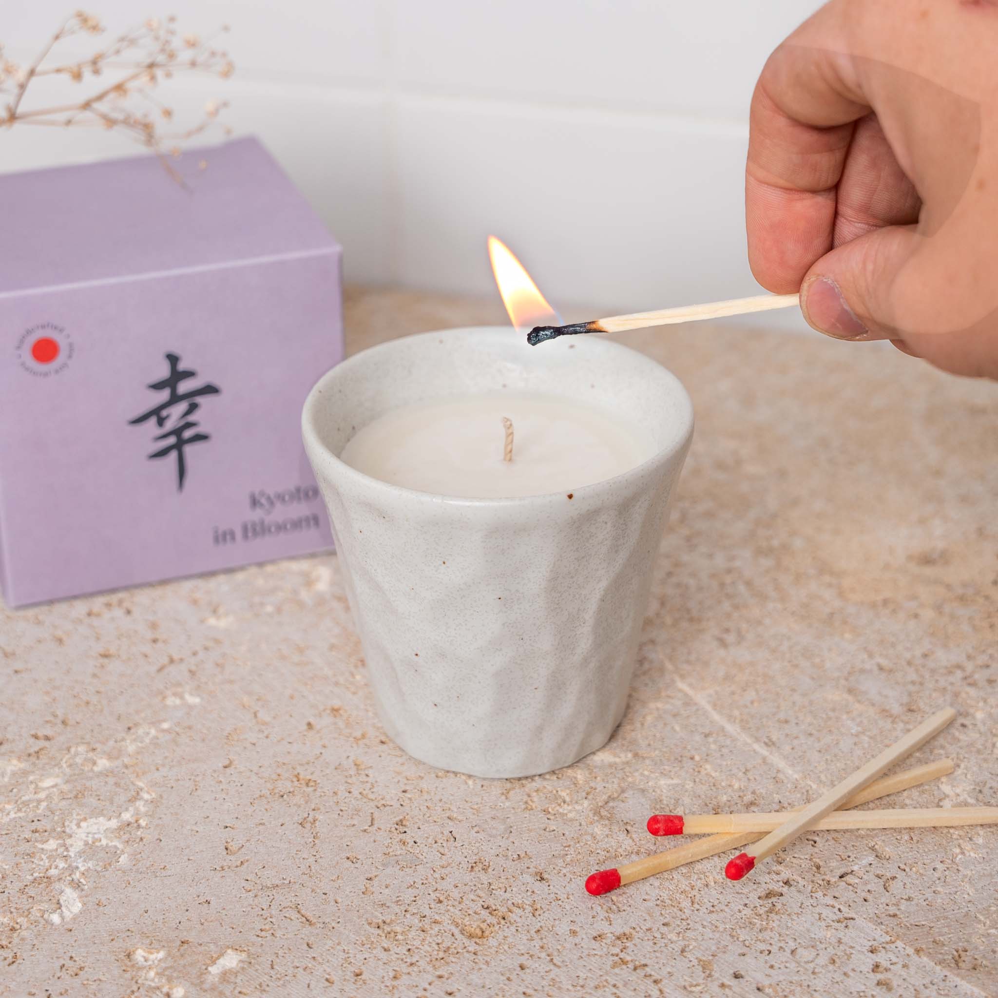 Candle Herbal Mint White Ceramic 180g V637-K0050W