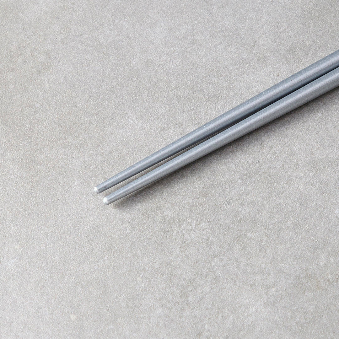 Chopsticks Lacquered Silver & White V637-L0301