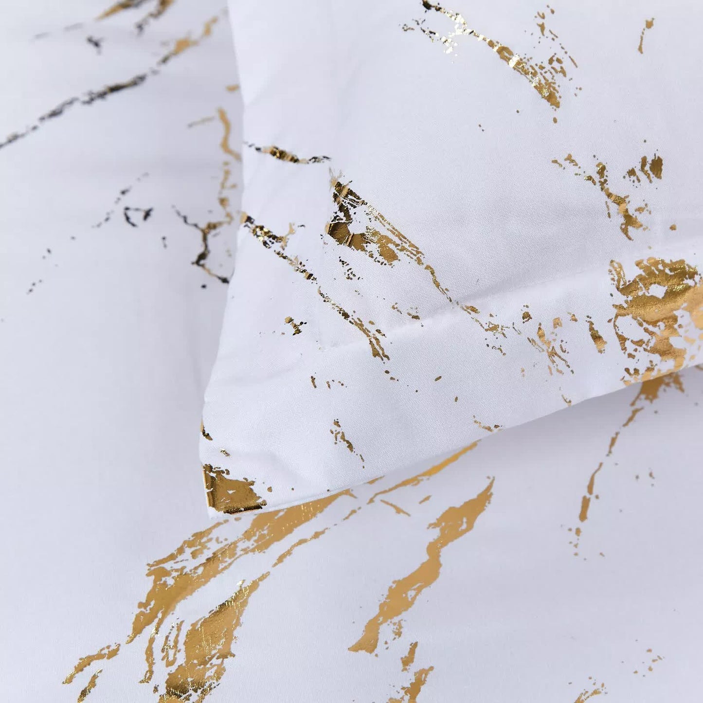 Cloud Rest Bedding Collection - Minimal 3-Piece Comforter V745-MAB010510AJ3