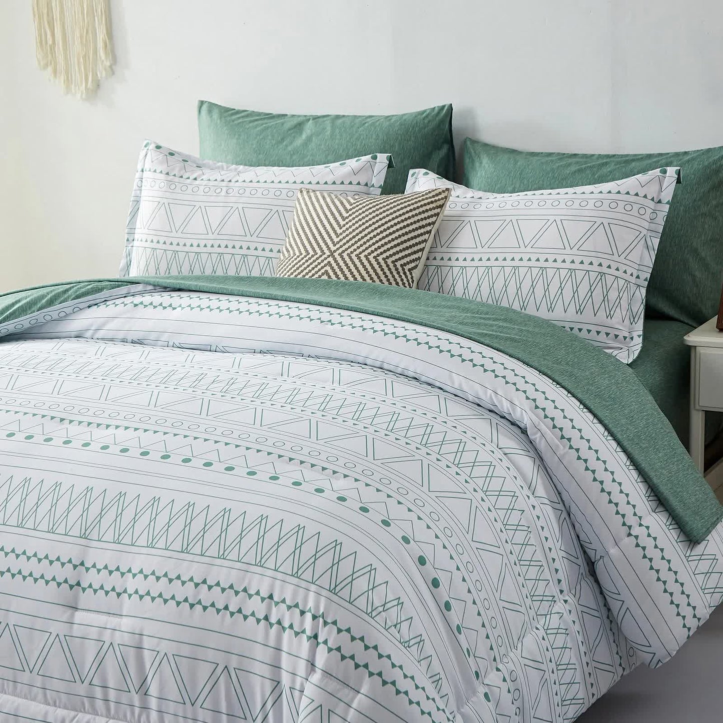 Boho Vibes Bedding Set - 3-Piece Comforter & Pillow Covers V745-MAB010772AJ3