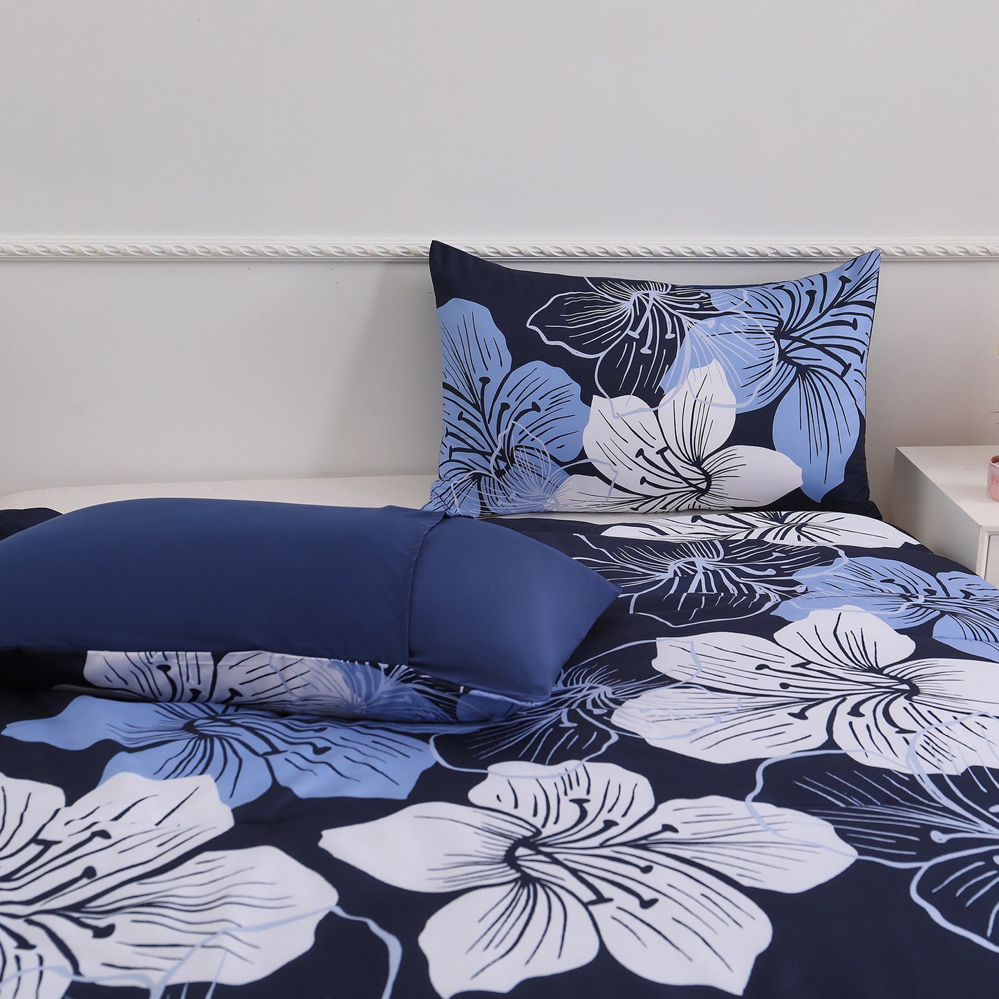 King Comforter Set, Navy Blue Floral 3-Piece Bedding, Soft Microfiber for All Seasons V745-MAB010860AJ3