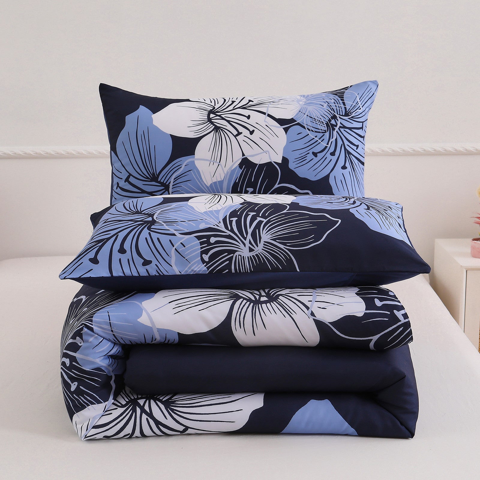 King Comforter Set, Navy Blue Floral 3-Piece Bedding, Soft Microfiber for All Seasons V745-MAB010860AJ3