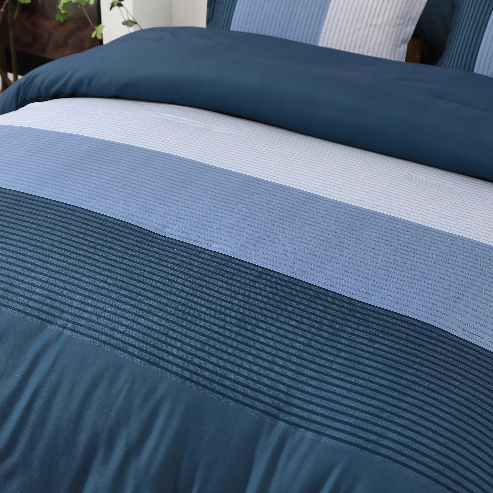 Navy Blue Comforter Set, King Size, Striped 3-Piece Bedding Collection V745-MAB010873AJ3