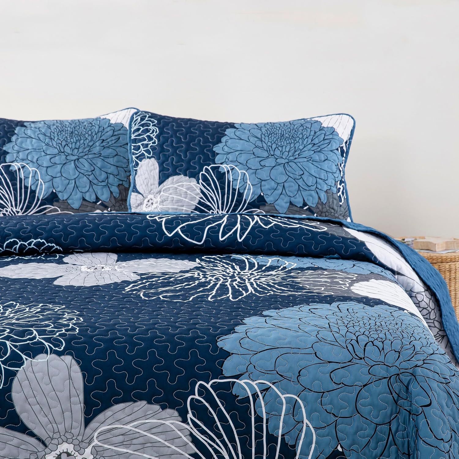 Frosted Magnolia Chic blue 3 Pc Comforter & Pillow Cover Set KING V745-MAB010887AJ3