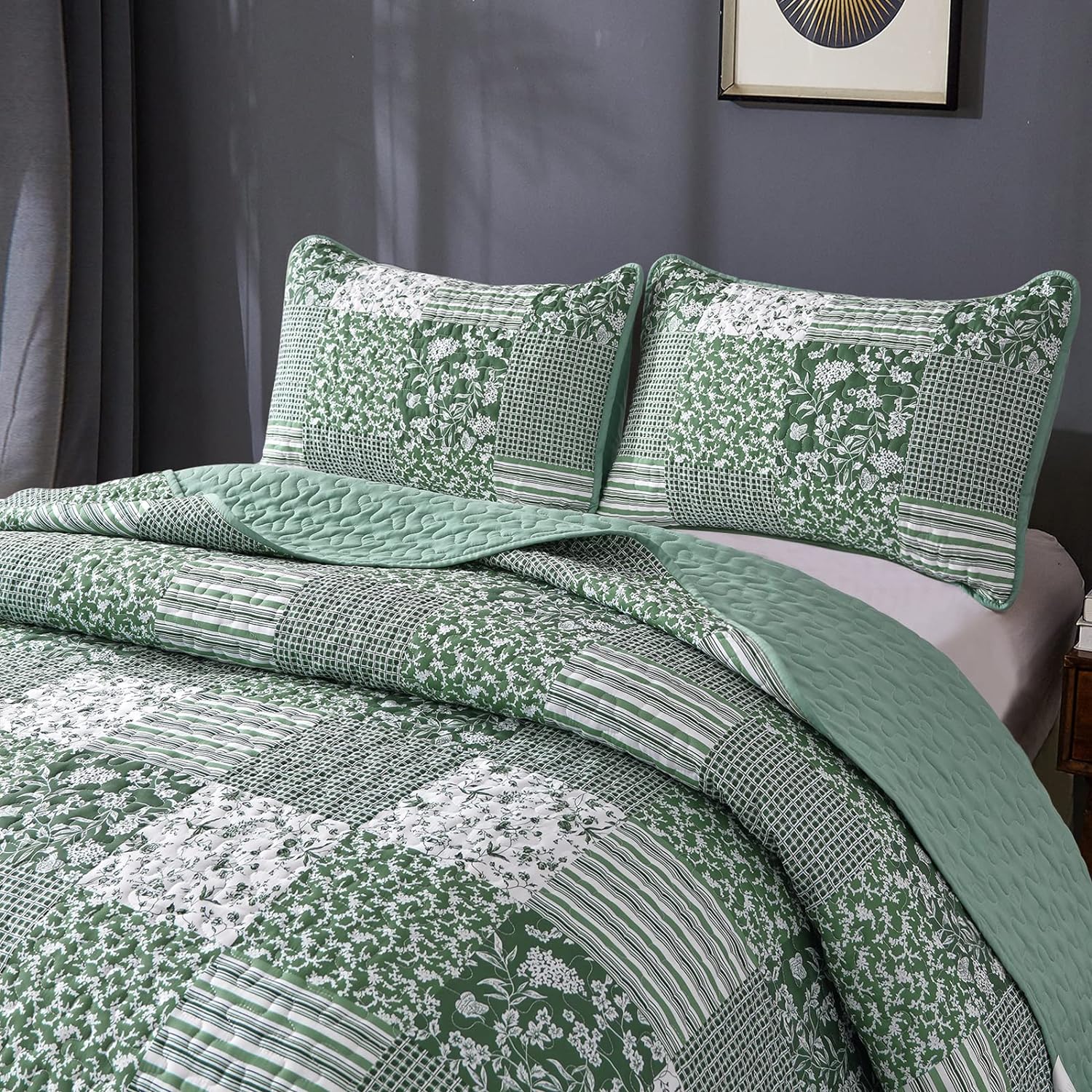 Delightful Quilted bedspread and pillowcovers set: Indulge in Comfort - Queen size V745-MAC080315Q13U