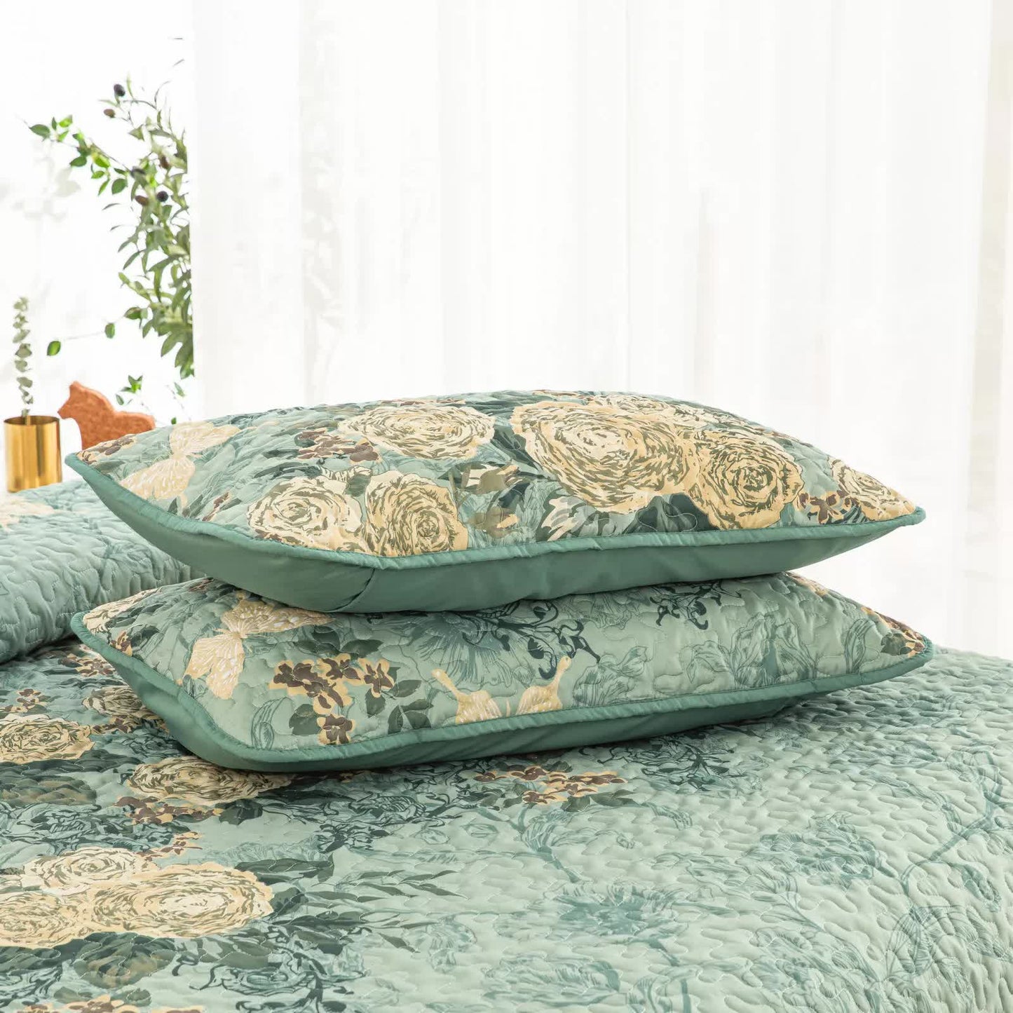 Meadow Butterfly Green Quilted Bedspread Set with Floral Details and Pillowcases V745-MAC080320Q13U