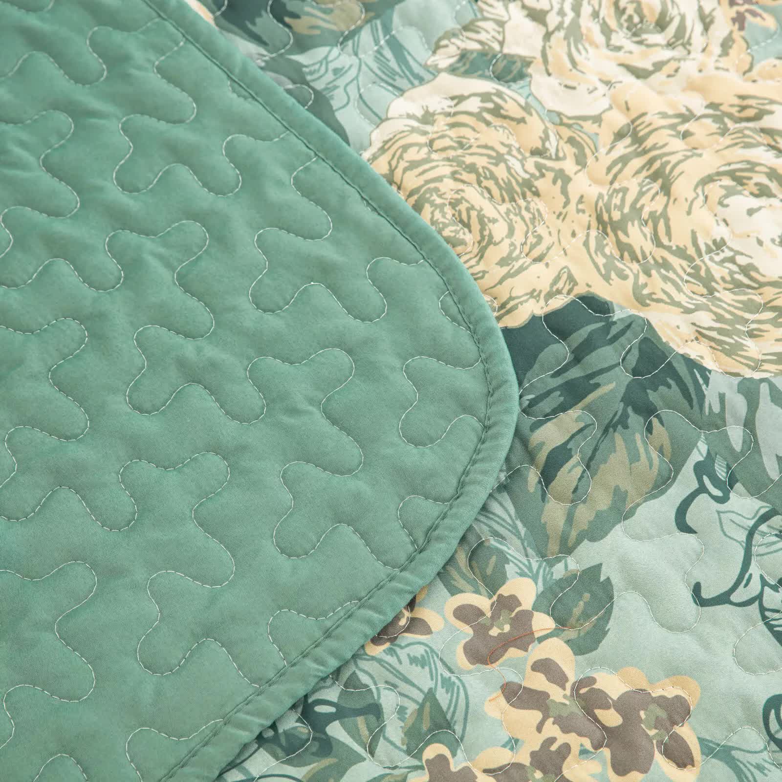 Meadow Butterfly Green Quilted Bedspread Set with Floral Details and Pillowcases V745-MAC080320Q13U