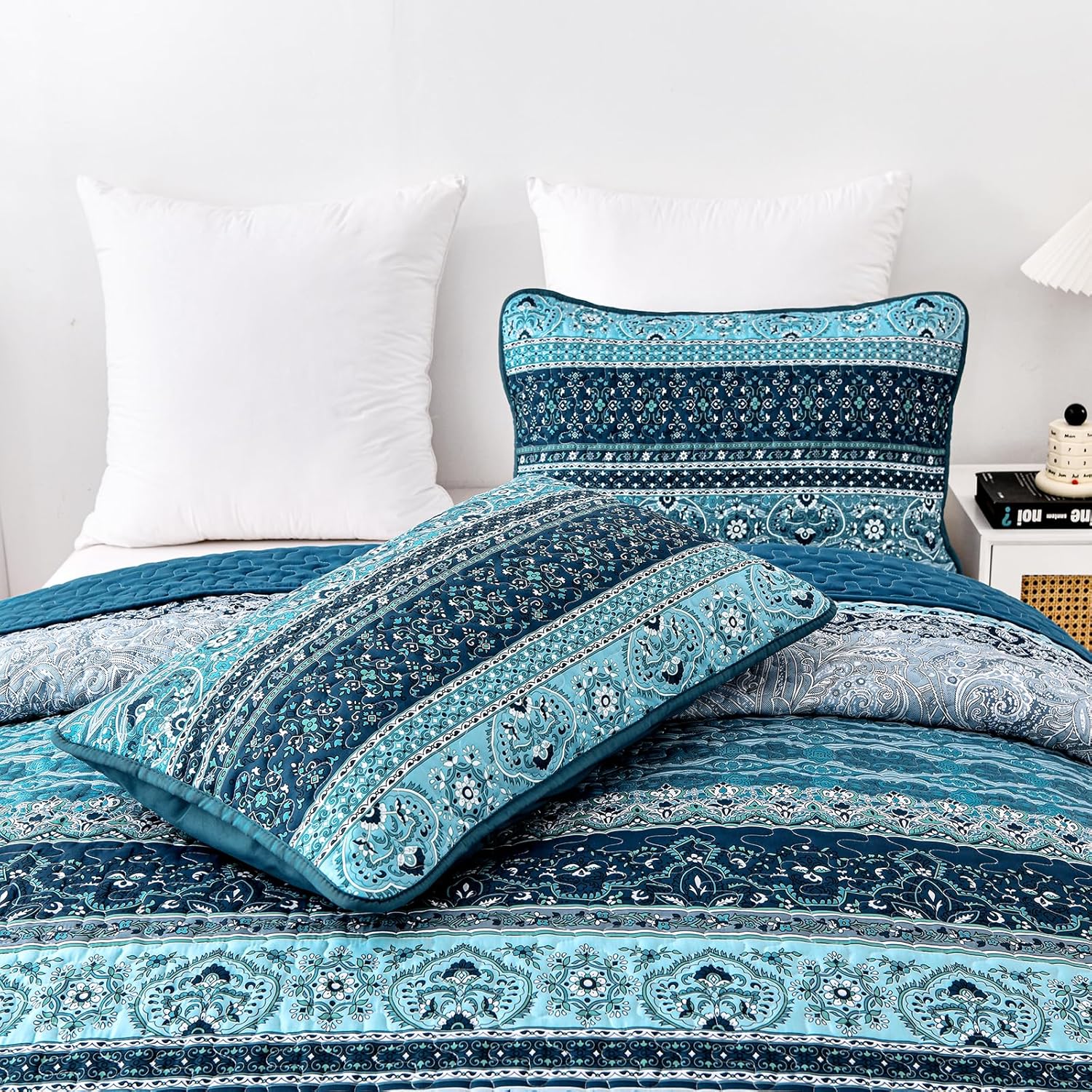 Opalescent Quilted coverlet and pillowcovers set: Shimmering Beauty - Queen size V745-MAC080422Q13U