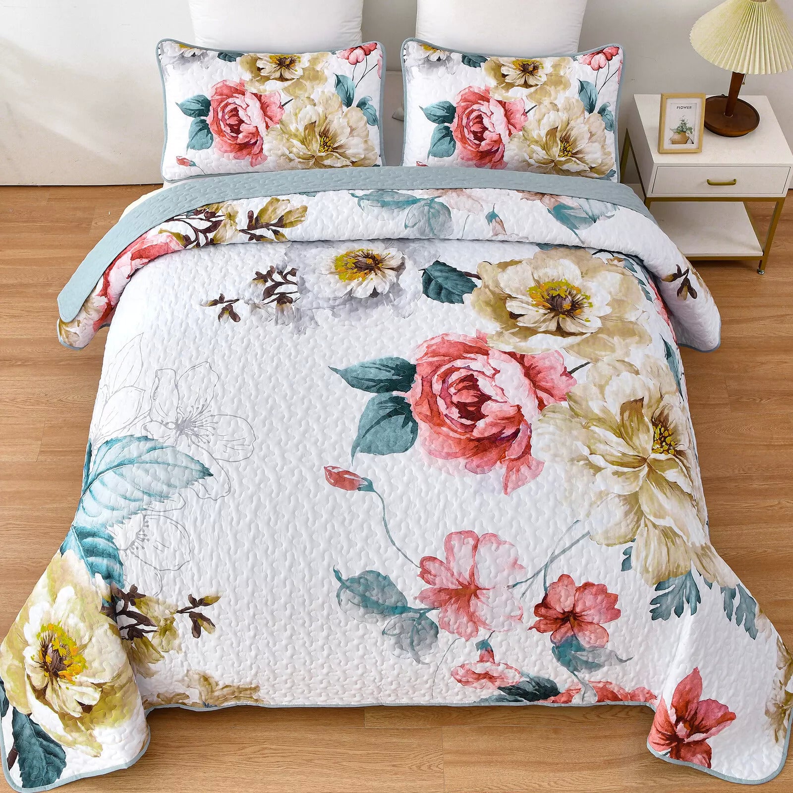Vibrant Quilted Bedspread and Pillowcases Set: Add Color and Comfort to Your Space - Queen size V745-MAC080474Q13U