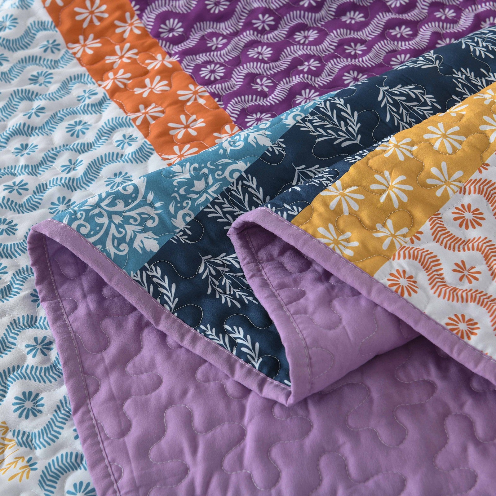 Quirky Quilted coverlet and pillowcovers set: Add Personality to Your Space - Queen size V745-MAC080493Q13U