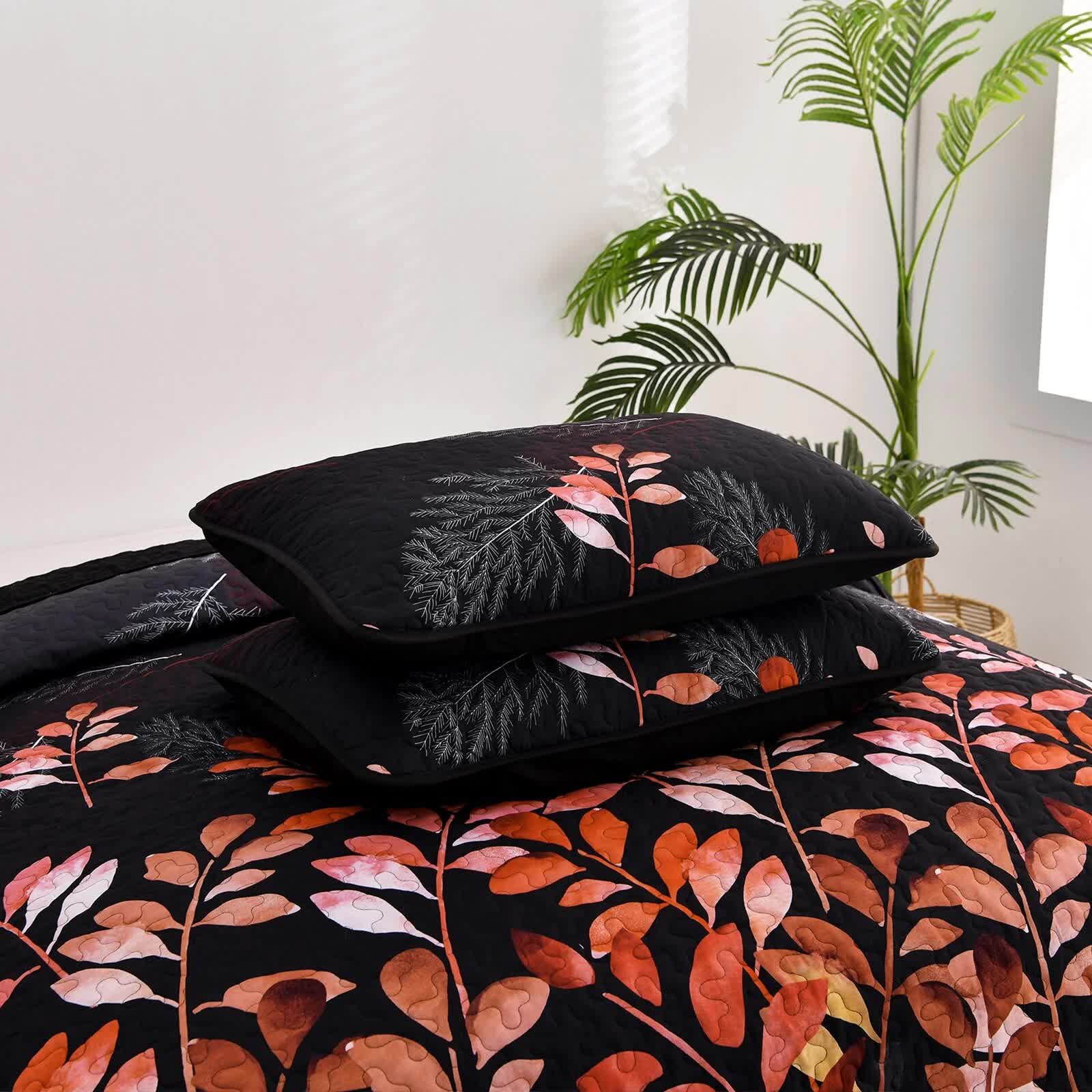 Black and Red Leaves Quilted Bedspread & Pillowcase Set V745-MAC080600Q13U