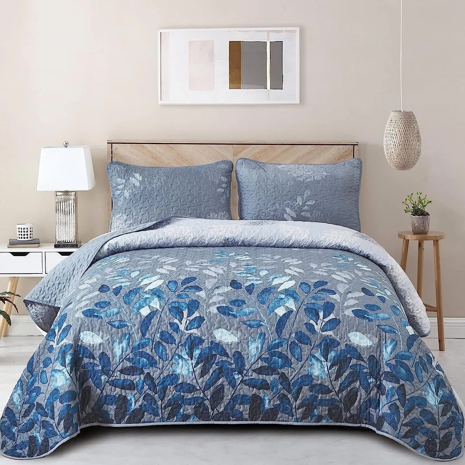 Blue Garden Coverlet Set with Quilted Floral Pattern and Pillowcases V745-MAC080601Q13U