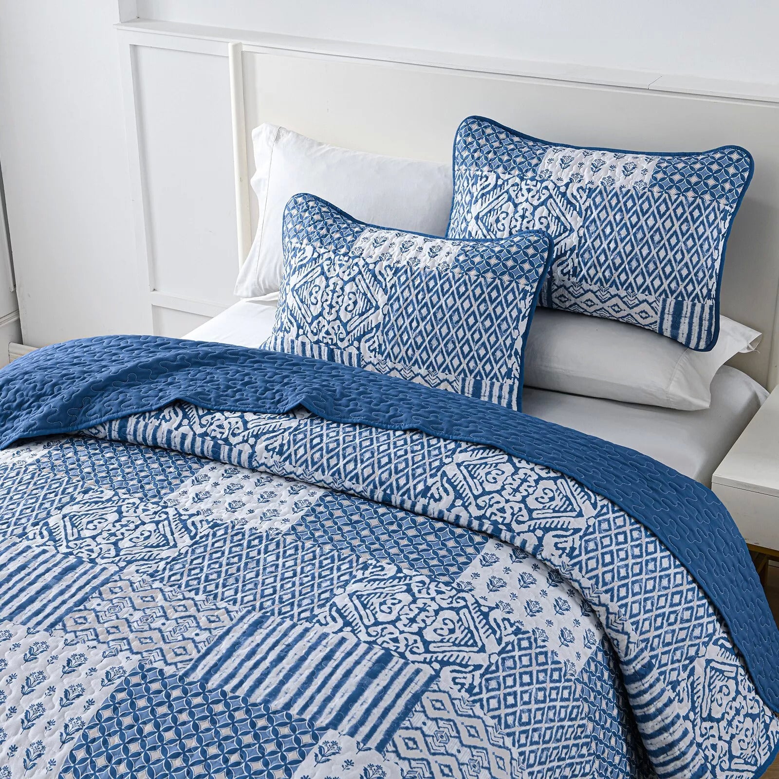 Blissful Quilted bedspread and pillowcovers set: Relax in Style - Queen size V745-MAC080757Q13U